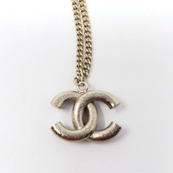 Auth Chanel CC Necklace with Pearl Silver Color - Picture 5 of 11